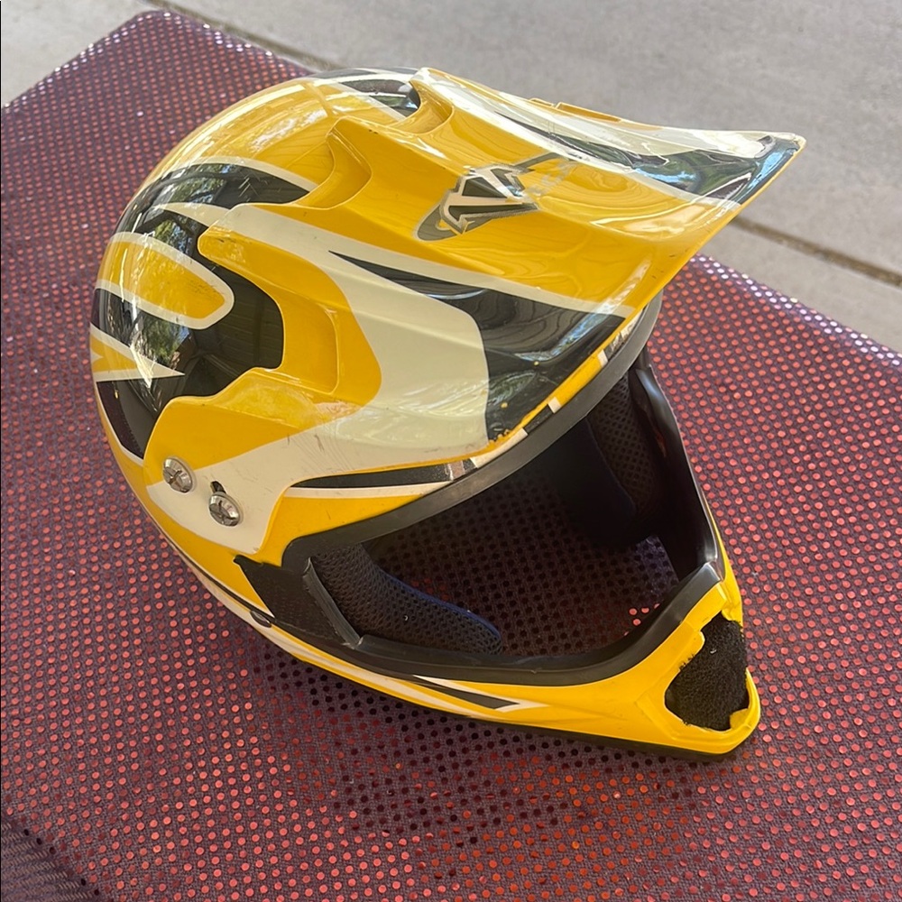 Vega Motocross BMX Helmet Large DOT Approved Snell Yellow White Black. Pre-owned